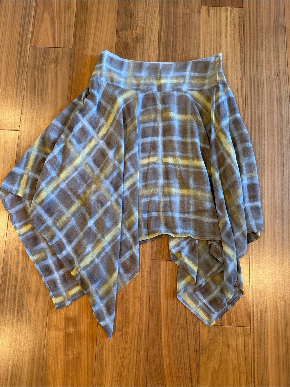 Plaid Handkerchief Hem Skirt in Blue and Yellow